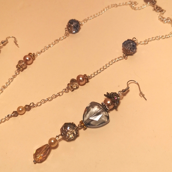 Swarovski crystal and faux pearl earrings and necklace set - Picture 2 of 11